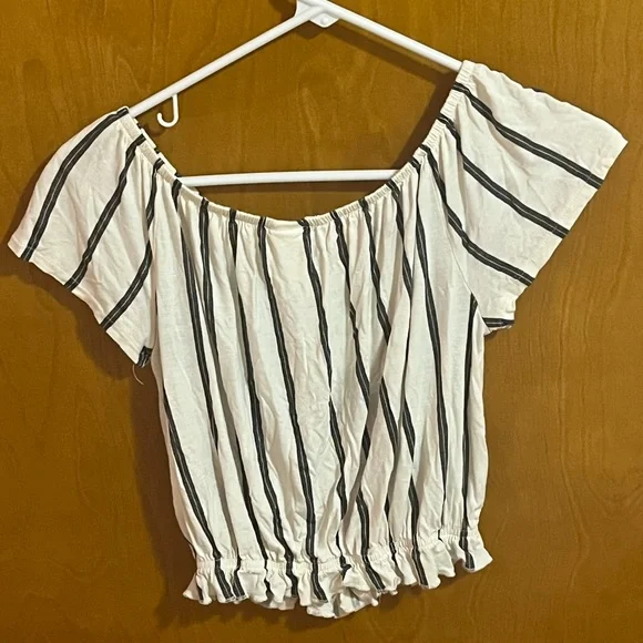 H&M striped Crop Top. Women’s size XS. - Picture 6 of 11